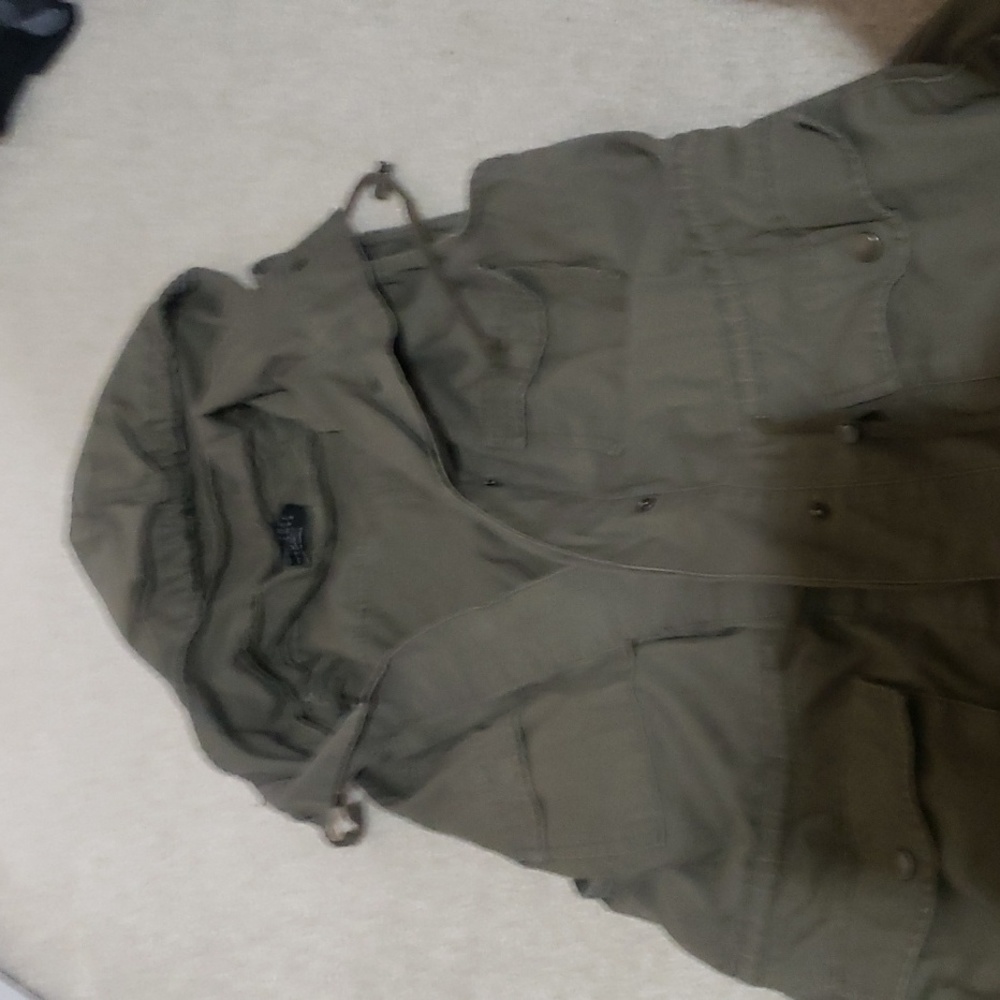 Love Tree Large green army sleeveless jacket